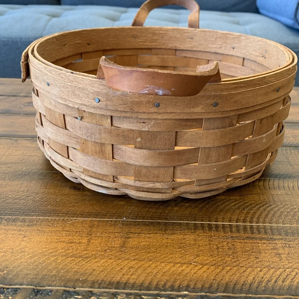 Longaberger 1992 Darning Basket with a Mother's Day Floral Liner.